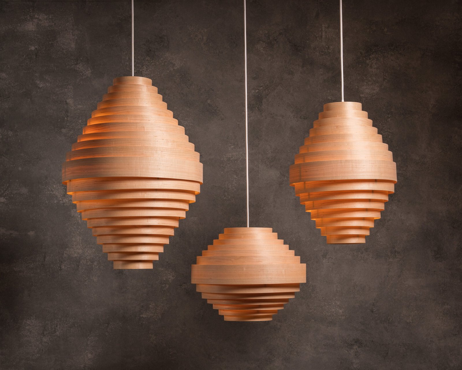 lamparas-colgantes-en-madera-modernas-de-diseño